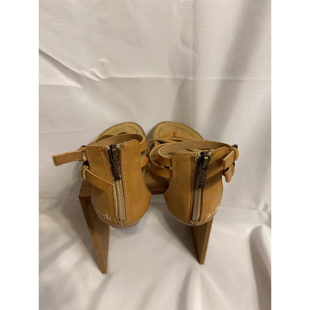 Blow Fish Girls Sandals Tan Size 4,‎ Gladiator Style Beach Vacation
